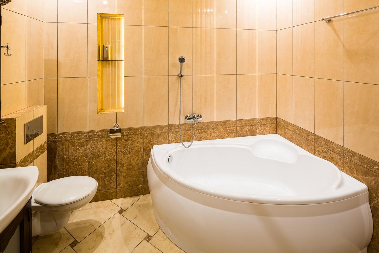 Beautiful Apartment D.Galytskogo Λβιβ Εξωτερικό φωτογραφία
